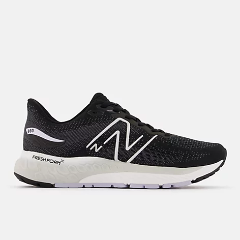 New Balance Womens 880 Lace Up Athletic Shoes- Black/White