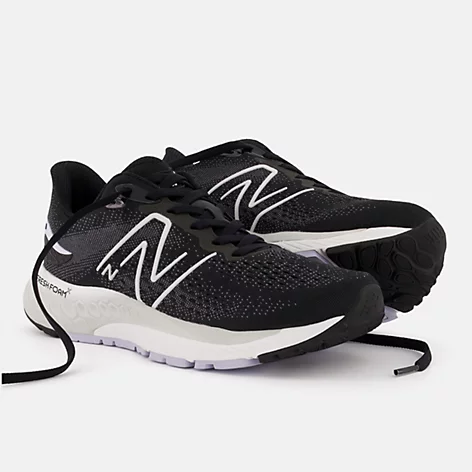 New Balance Womens 880 Lace Up Athletic Shoes- Black/White