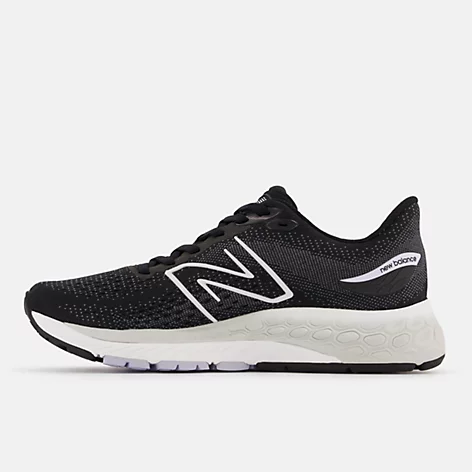 New Balance Womens 880 Lace Up Athletic Shoes- Black/White