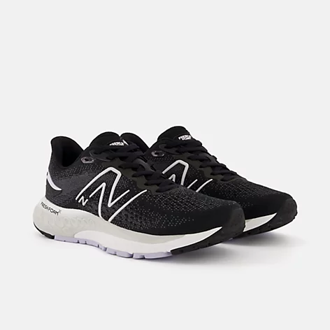 New Balance Womens 880 Lace Up Athletic Shoes- Black/White