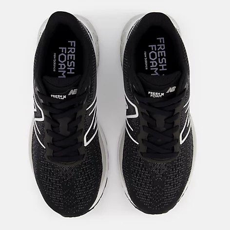 New Balance Womens 880 Lace Up Athletic Shoes- Black/White