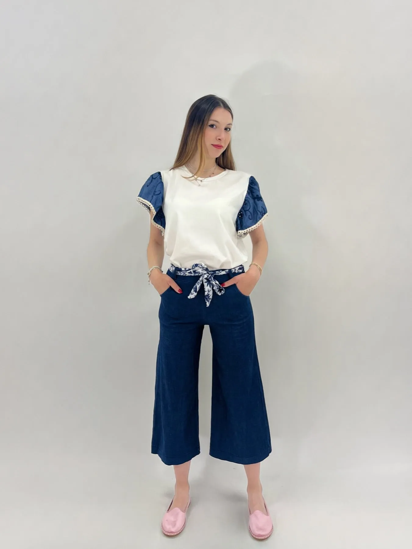 Pantaloni in cotone leggero color jeans