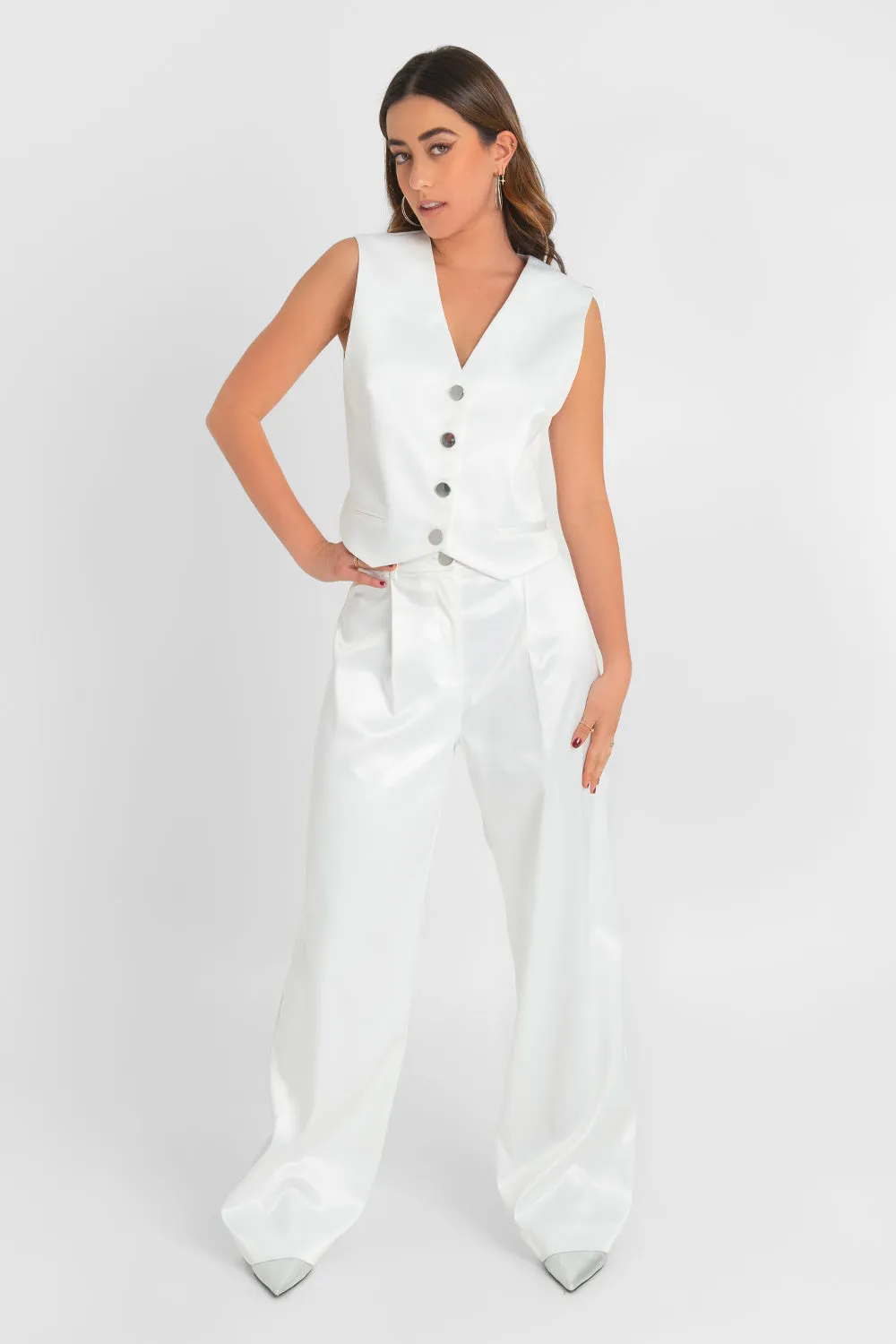 Pantalón wide leg satinado con pinzas